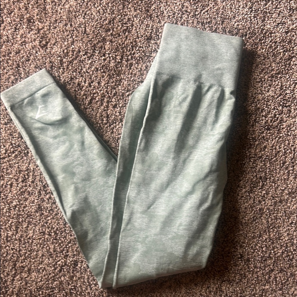 Gymshark Gray Camo Butt Scrunch Performance Leggings High-Waisted